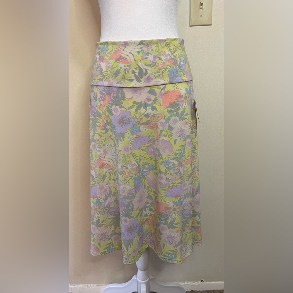 LuLaRoe Azure Women's Skirt Spring Floral Garden Stretch Midi Size Medium. NWT